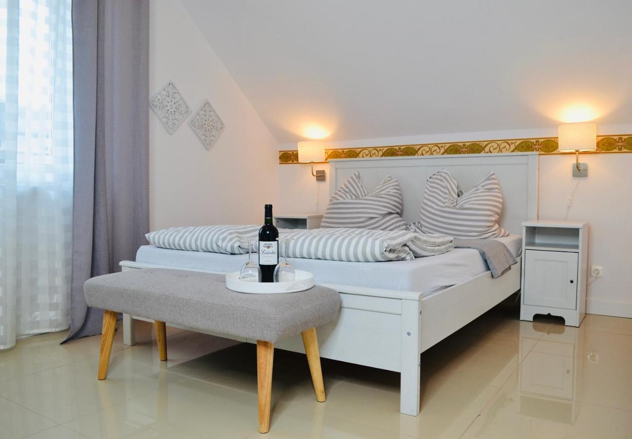 Iwona Pokoje Apartamenty Karwia Buitenkant foto
