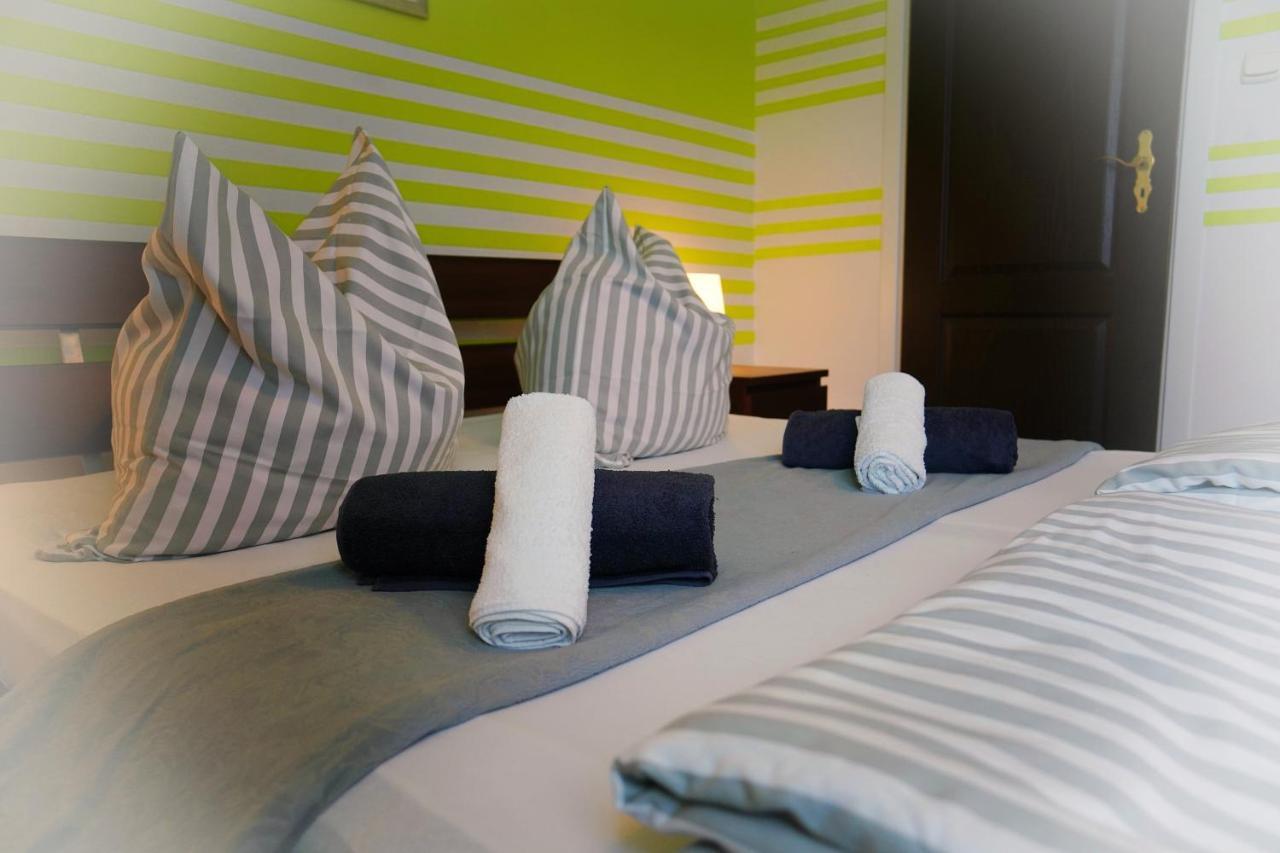 Iwona Pokoje Apartamenty Karwia Buitenkant foto