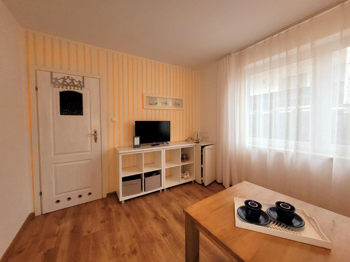 Iwona Pokoje Apartamenty Karwia Buitenkant foto
