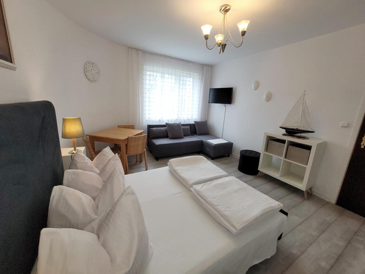 Iwona Pokoje Apartamenty Karwia Buitenkant foto