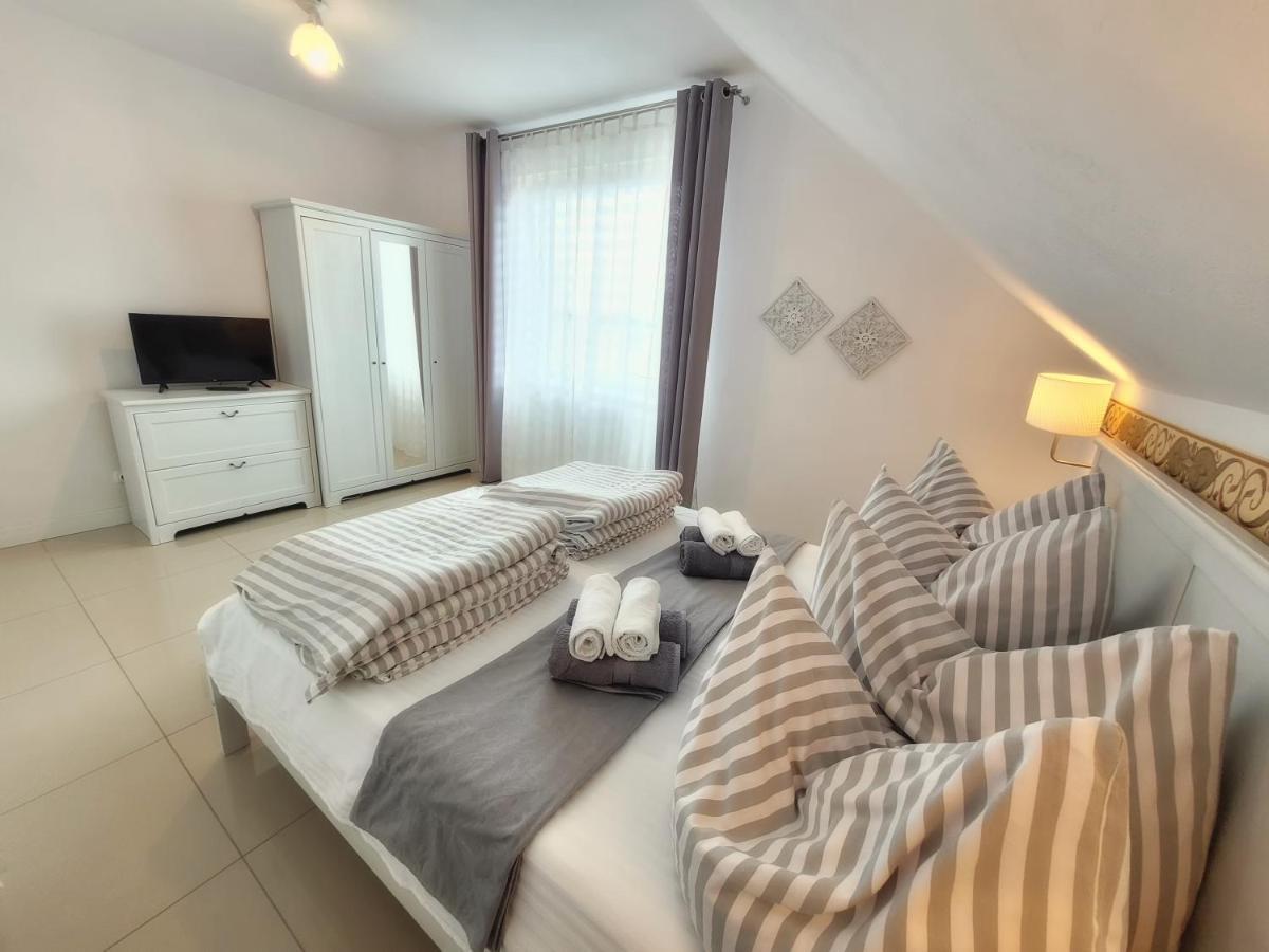 Iwona Pokoje Apartamenty Karwia Buitenkant foto