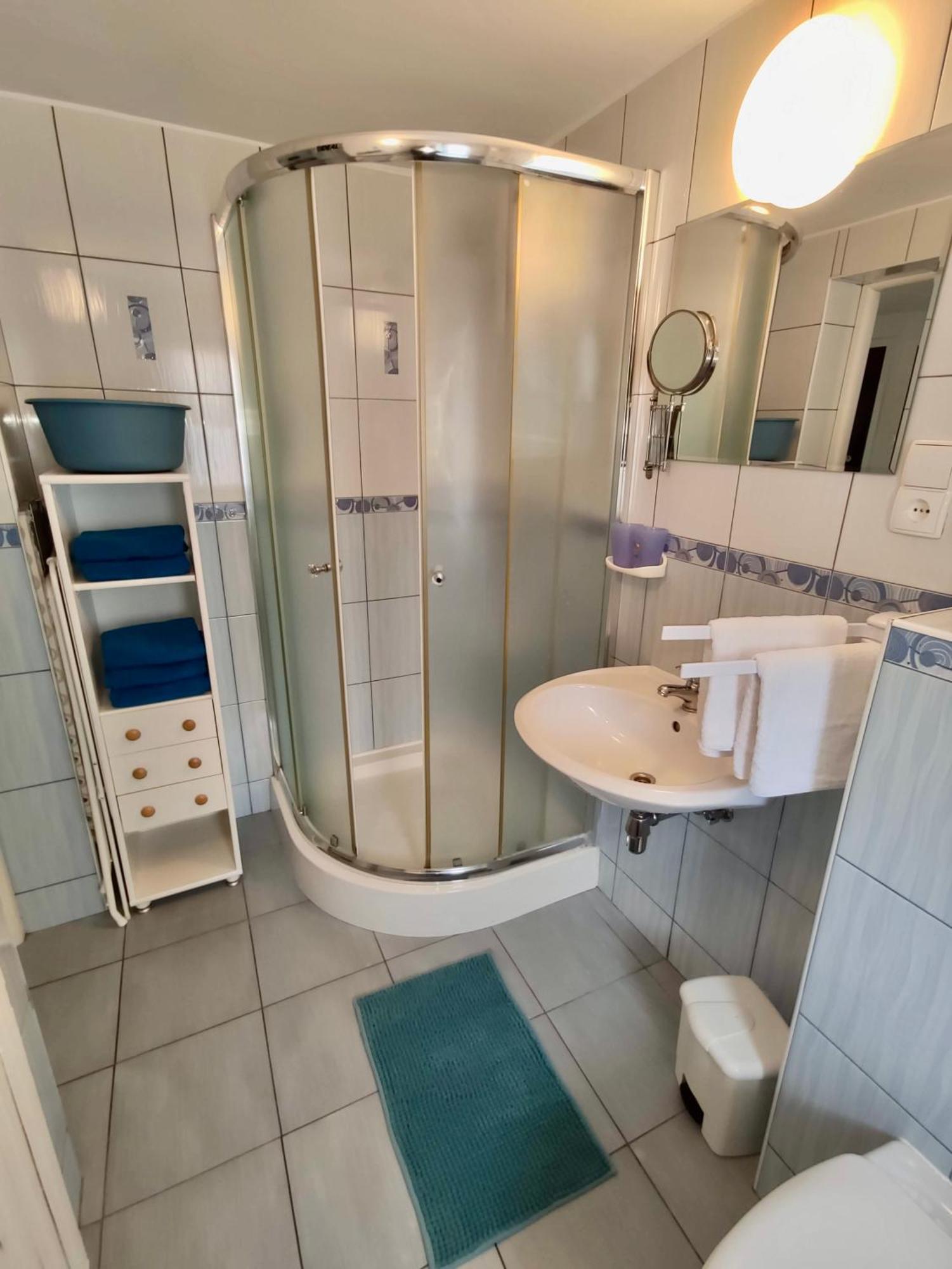 Iwona Pokoje Apartamenty Karwia Kamer foto